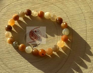 Preview: Mondstein Armband – facettierten 8mm Kugeln, elastisch (19cm)